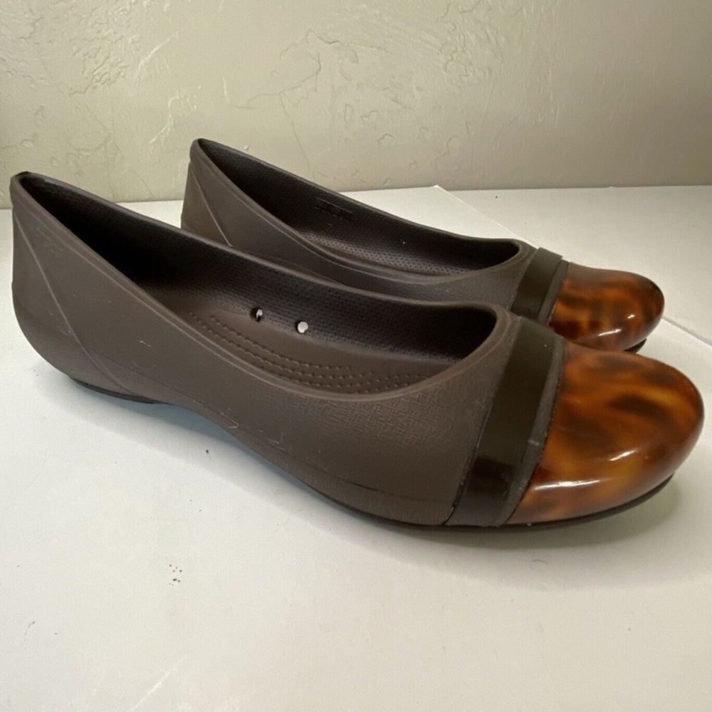 Crocs Womens Tortoise Shell Cap Toe Shoe Brown Sz W 9.
4615 / B5